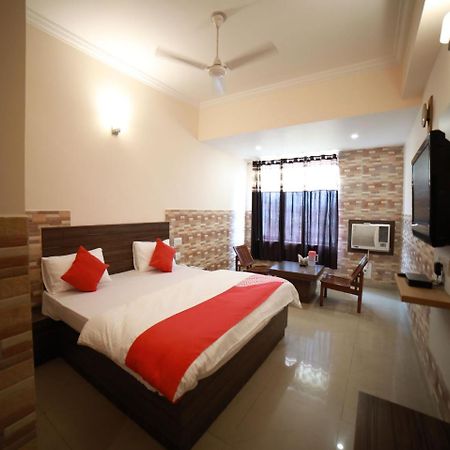 Oyo 15561 Corporate Villa Jammu Exterior photo