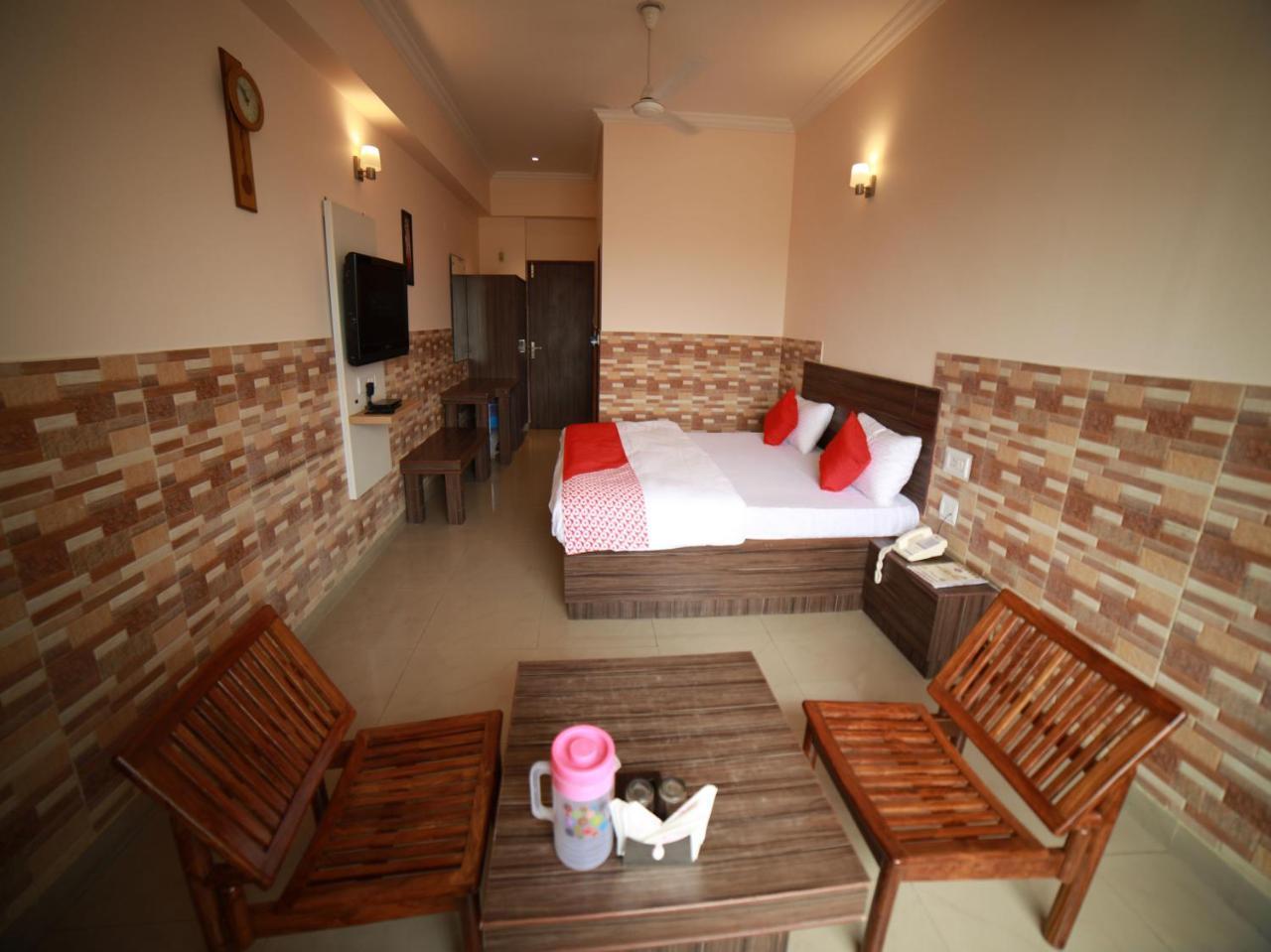 Oyo 15561 Corporate Villa Jammu Exterior photo