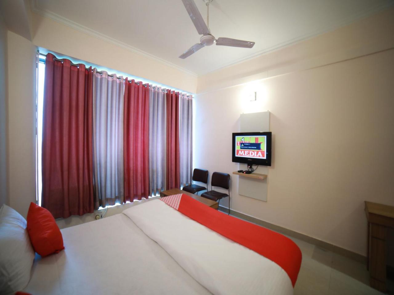 Oyo 15561 Corporate Villa Jammu Exterior photo